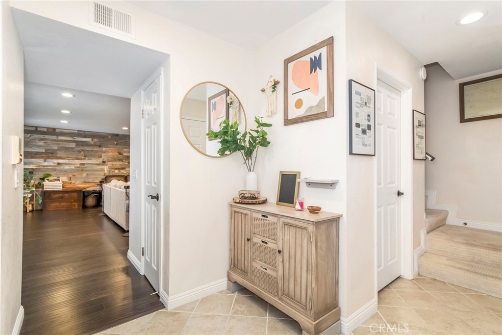 5230 Zelzah Avenue Unit: 14