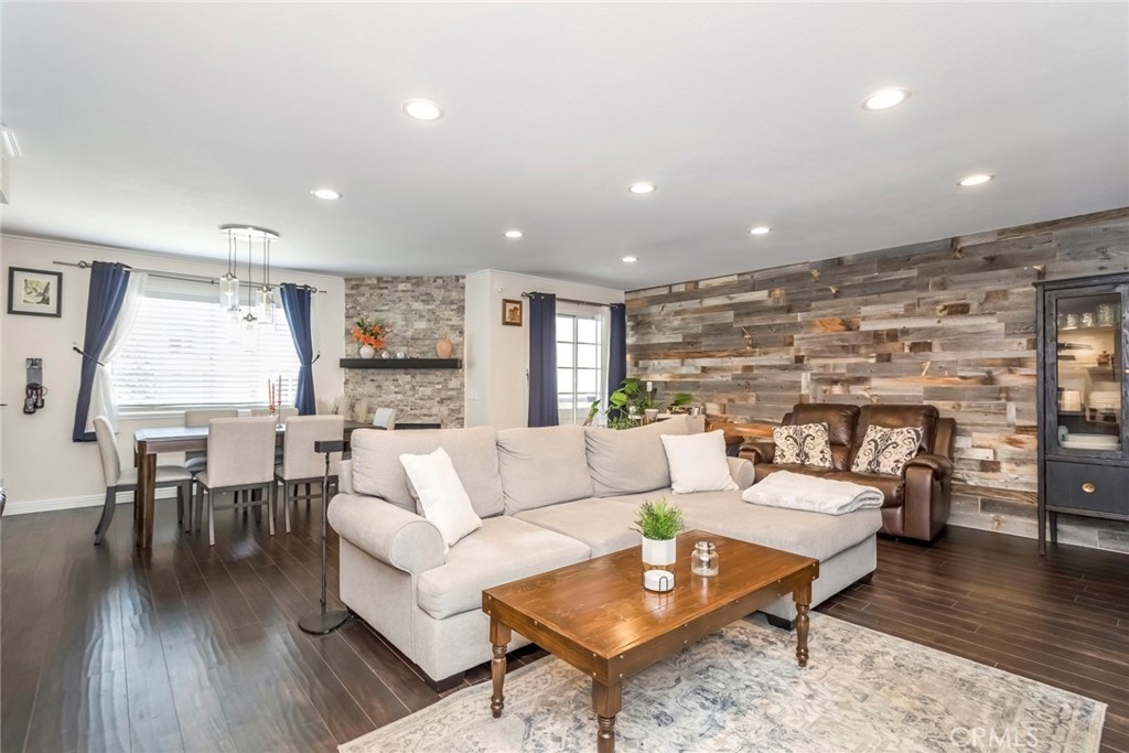 5230 Zelzah Avenue Unit: 14