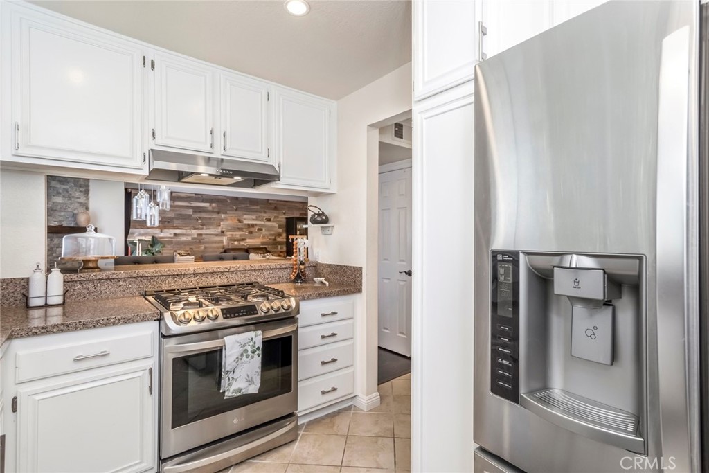 5230 Zelzah Avenue Unit: 14