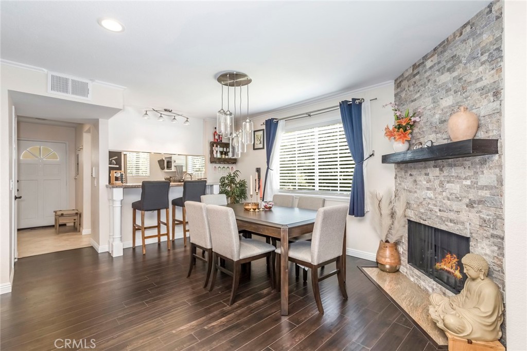 5230 Zelzah Avenue Unit: 14