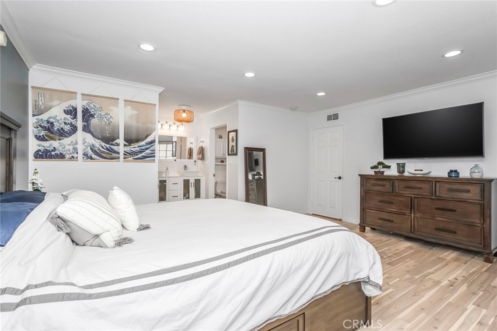 5230 Zelzah Avenue Unit: 14