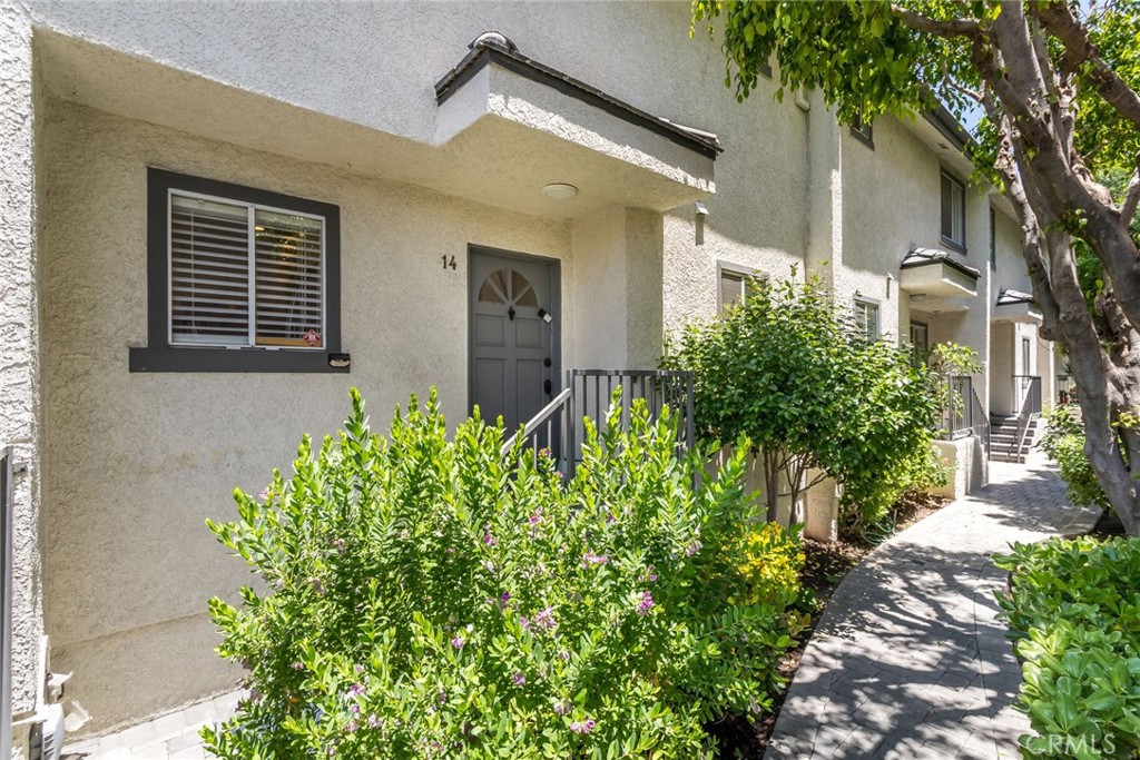 5230 Zelzah Avenue Unit: 14