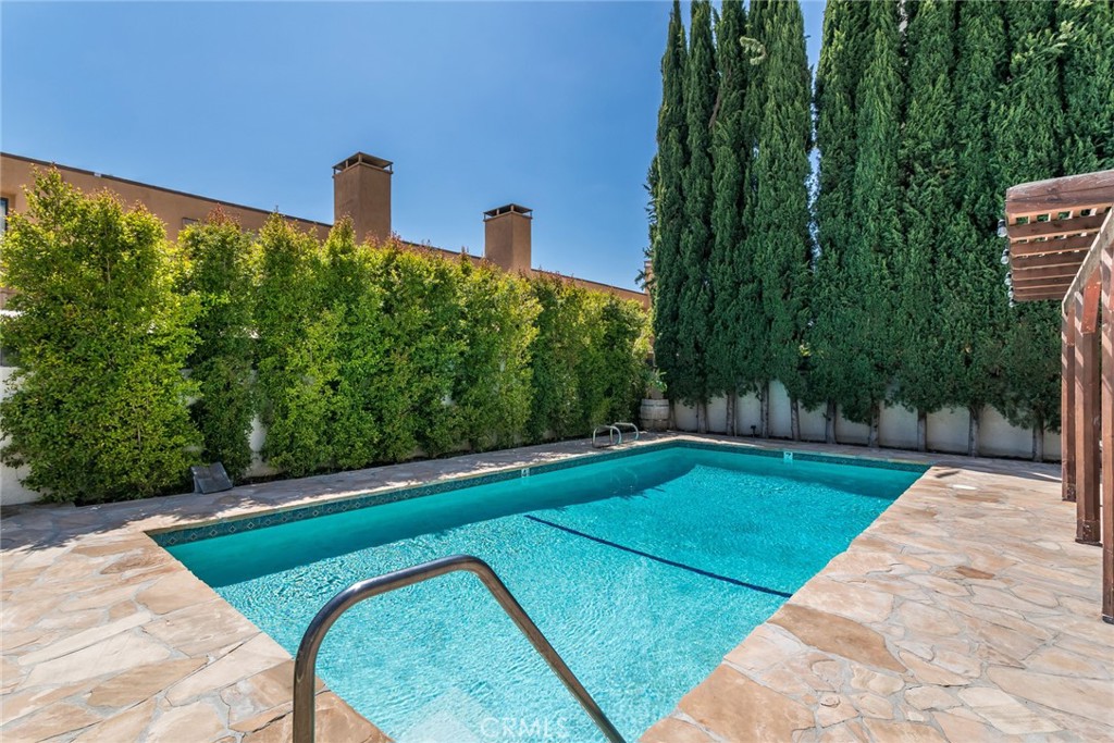 5230 Zelzah Avenue Unit: 14