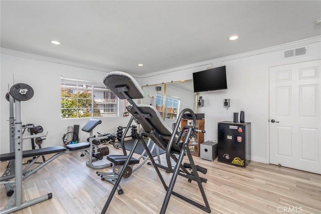 5230 Zelzah Avenue Unit: 14