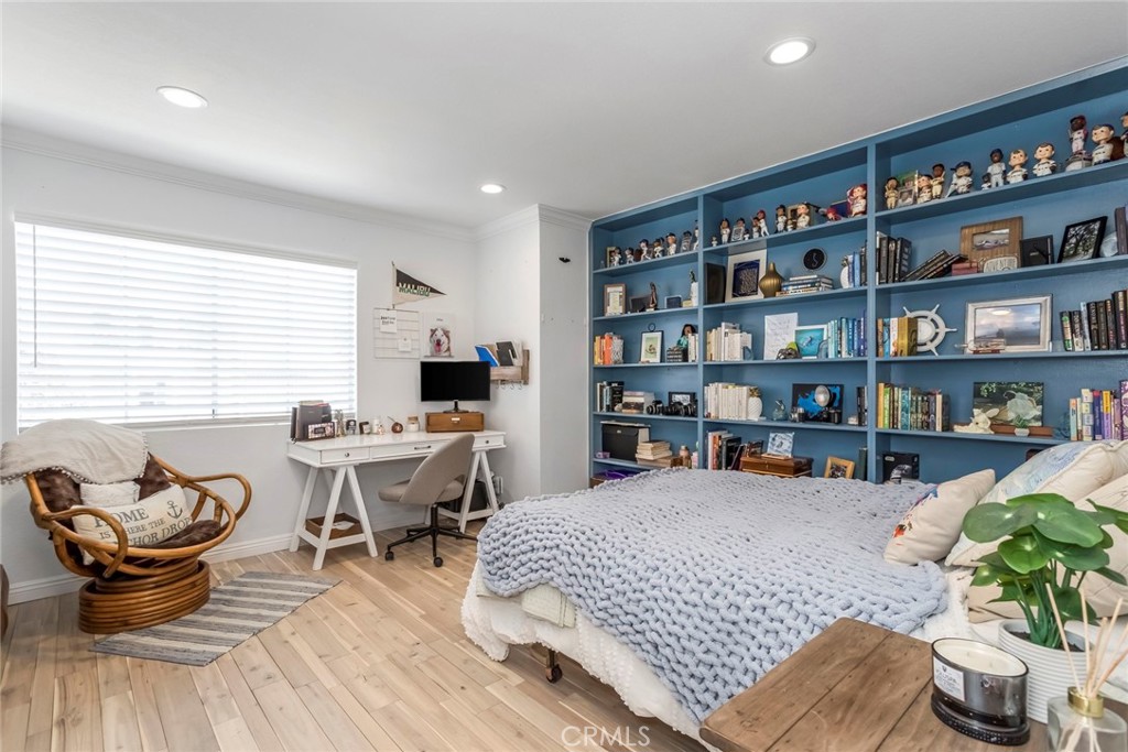 5230 Zelzah Avenue Unit: 14