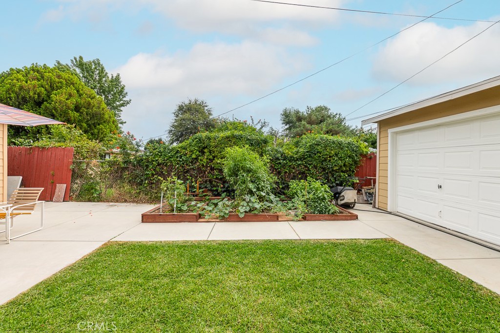 7931 Genesta Avenue
