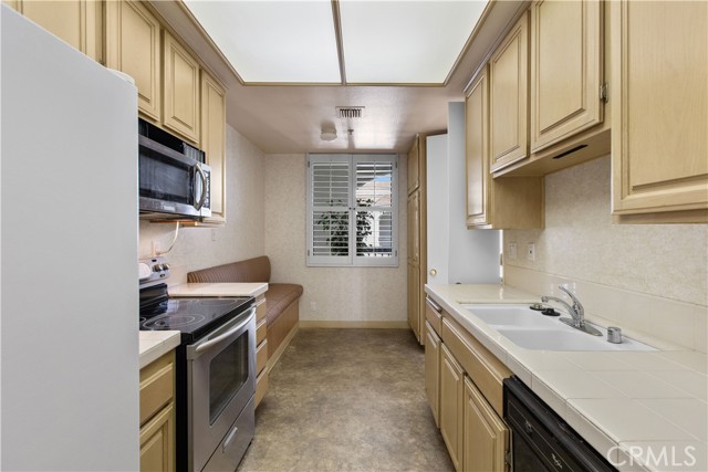 2131 Century Park LN Unit: 418