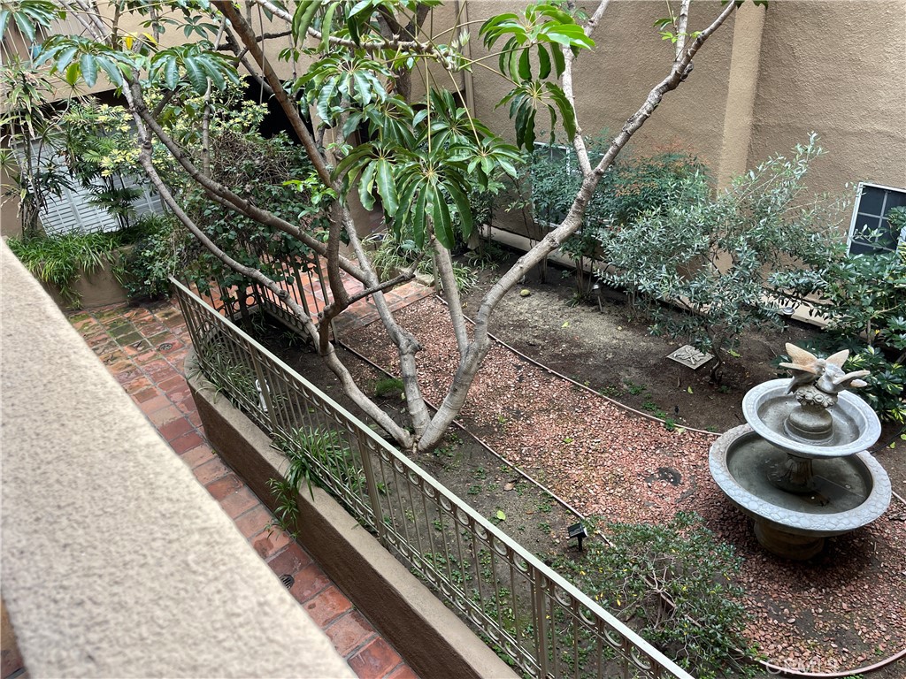 4259 106 Fulton Avenue 106