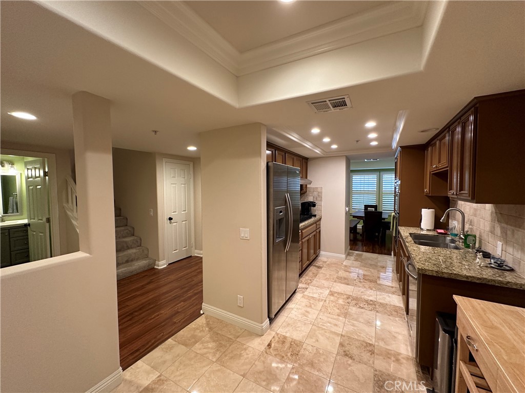 4259 106 Fulton Avenue 106