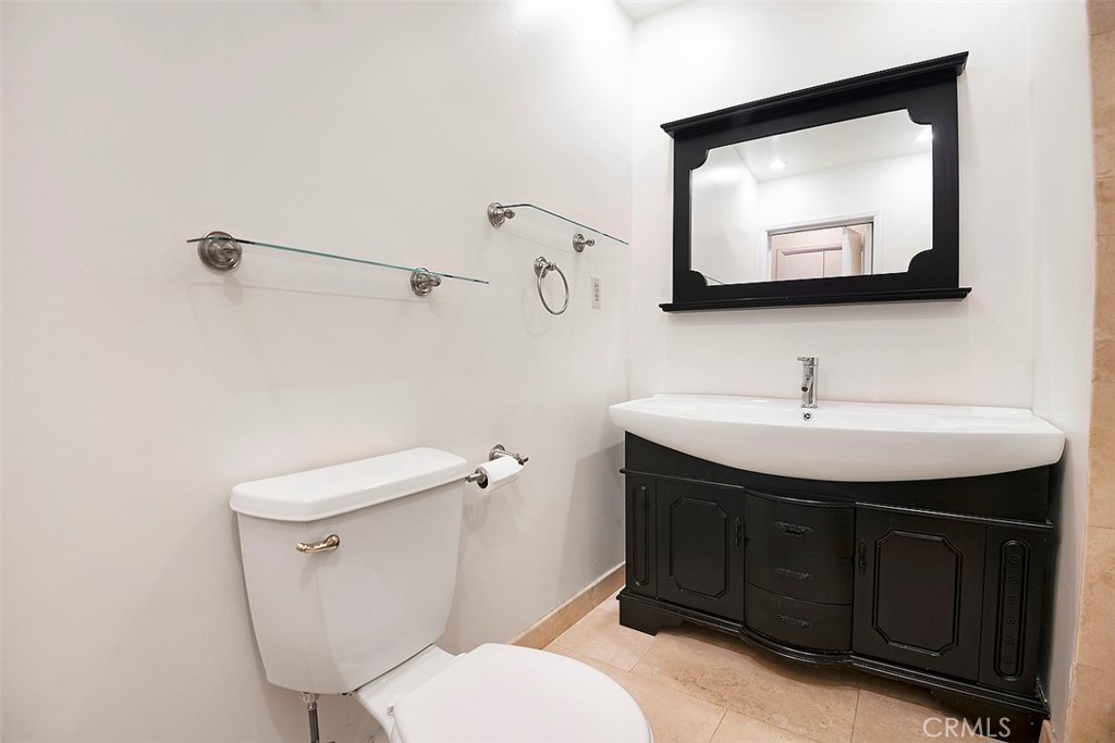 5427 Yarmouth Avenue