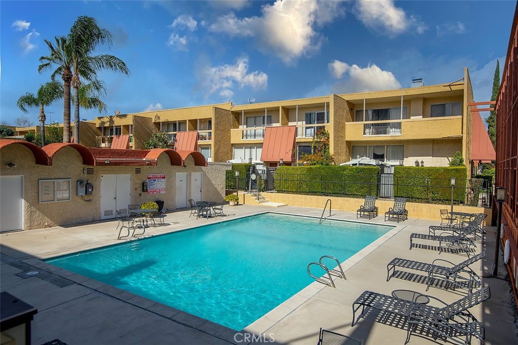 5427 Yarmouth Avenue