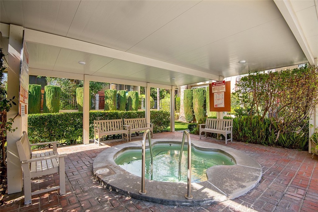 5427 Yarmouth Avenue