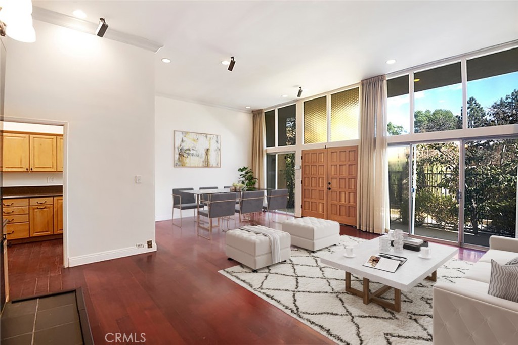 5427 Yarmouth Avenue