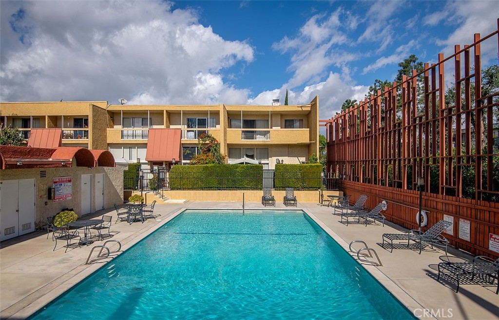 5427 Yarmouth Avenue