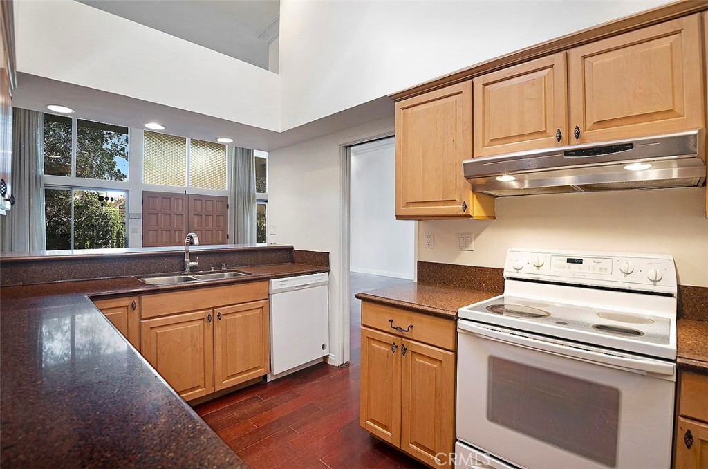 5427 Yarmouth Avenue