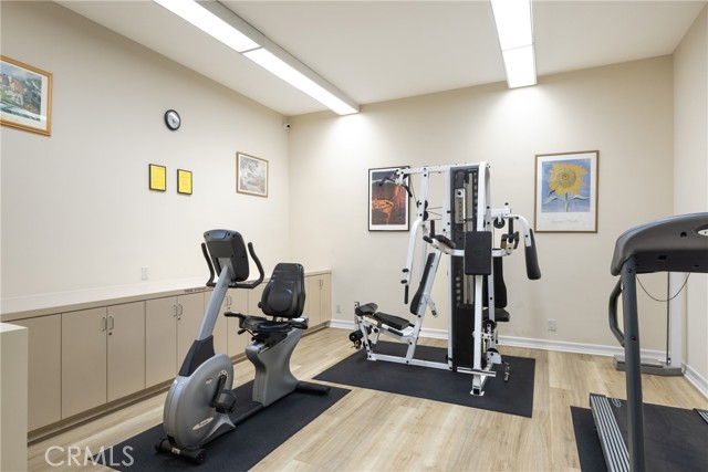 18136 Oxnard ST Unit: 39