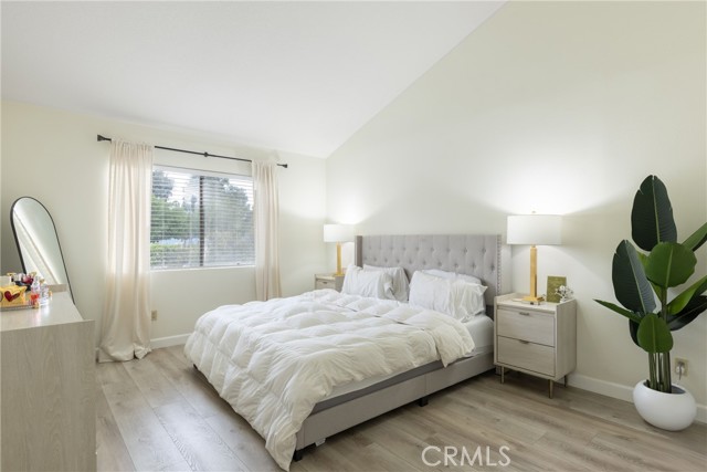 18136 Oxnard ST Unit: 39