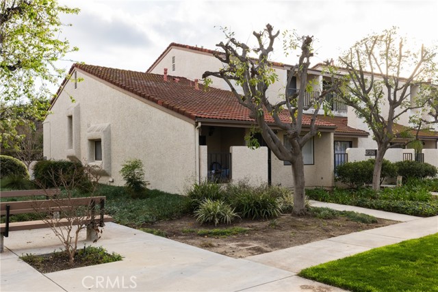 18136 Oxnard ST Unit: 39