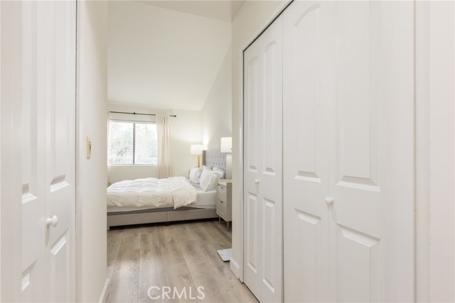 18136 Oxnard ST Unit: 39