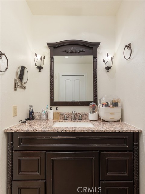 18136 Oxnard ST Unit: 39