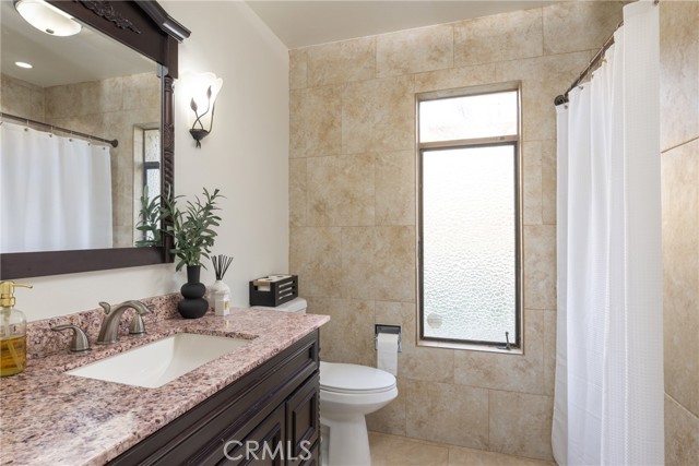 18136 Oxnard ST Unit: 39