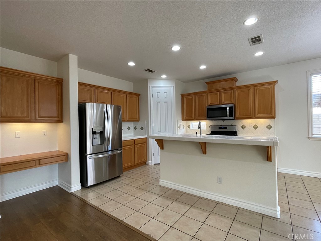 1712 W Lumber Street