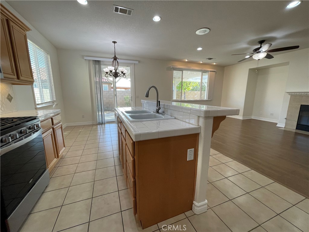 1712 W Lumber Street