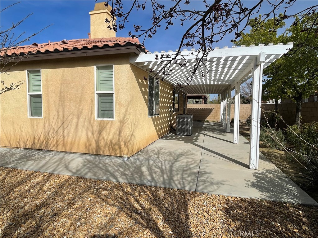 1712 W Lumber Street