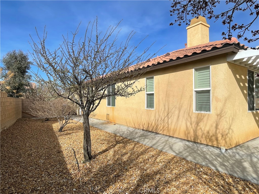 1712 W Lumber Street