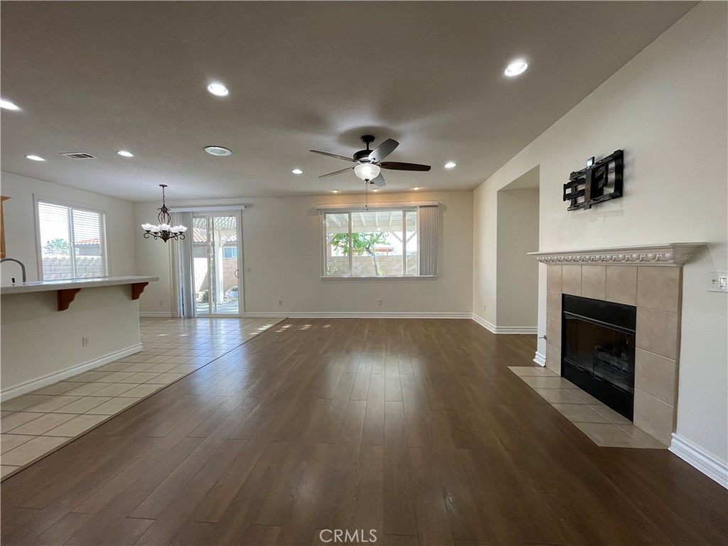 1712 W Lumber Street