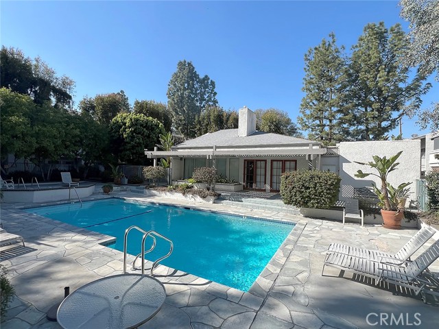 20134 Leadwell ST Unit: 211