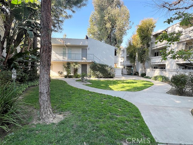 20134 Leadwell ST Unit: 211