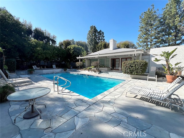 20134 Leadwell ST Unit: 211