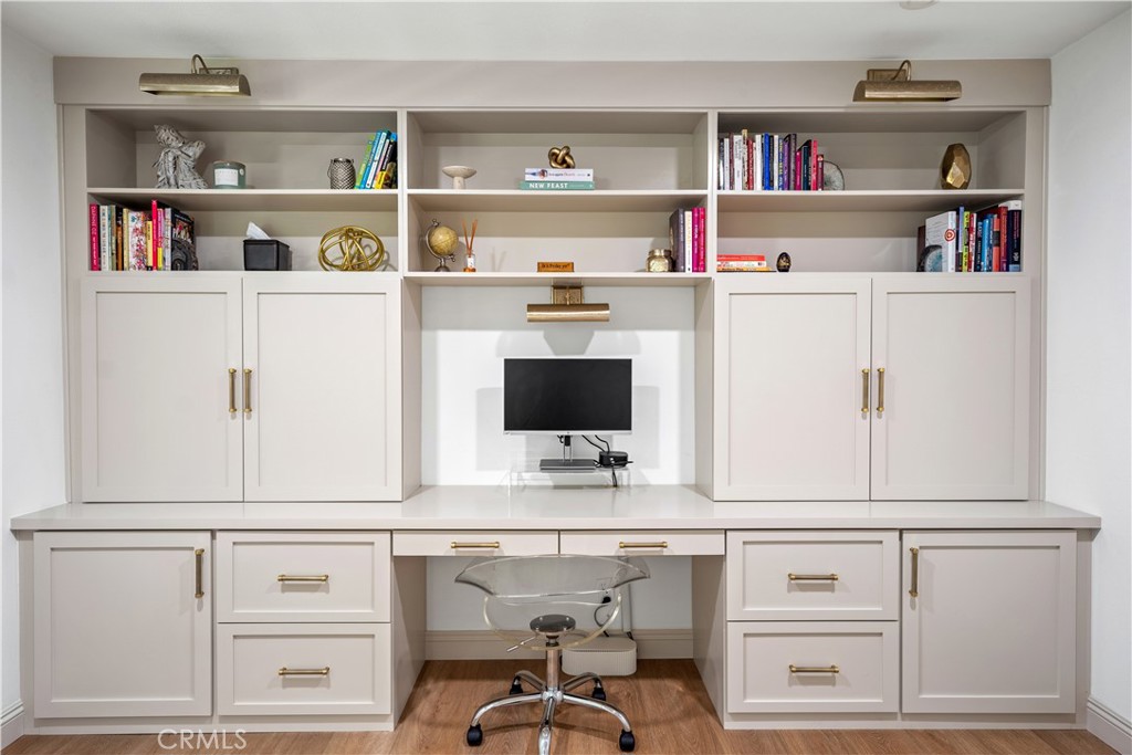 575 S Barrington Avenue 109