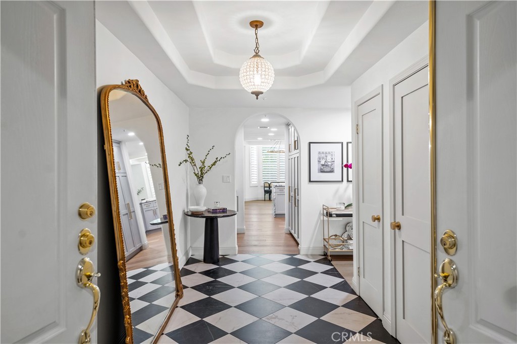 575 S Barrington Avenue 109