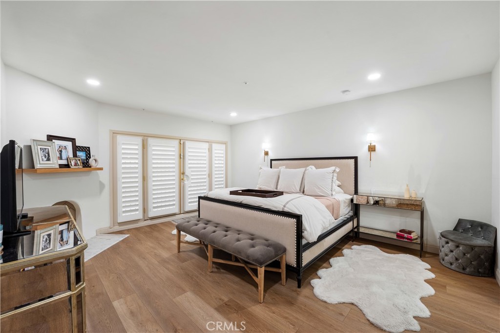 575 S Barrington Avenue 109