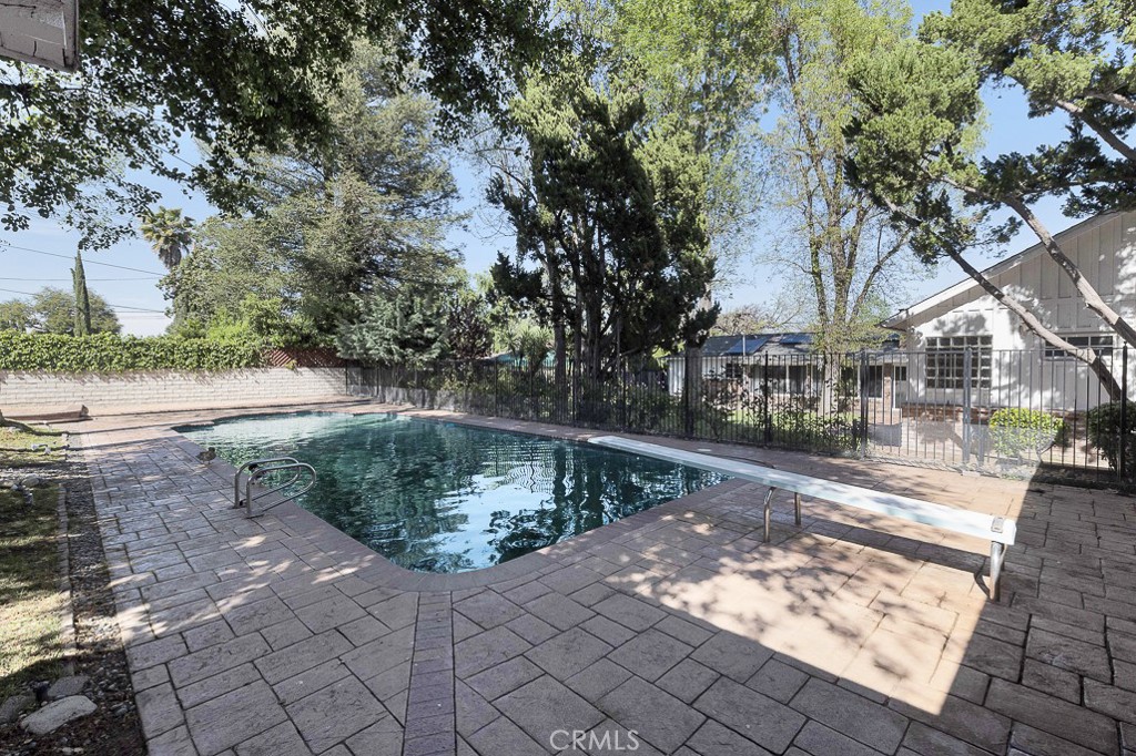 4443 Haskell Avenue