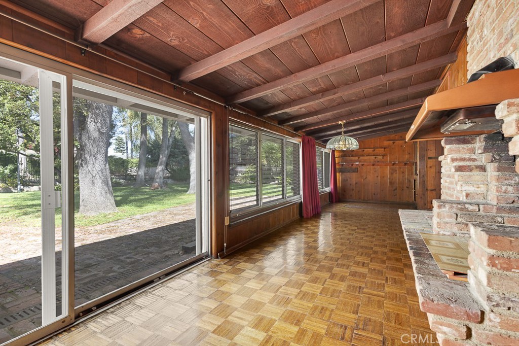 4443 Haskell Avenue