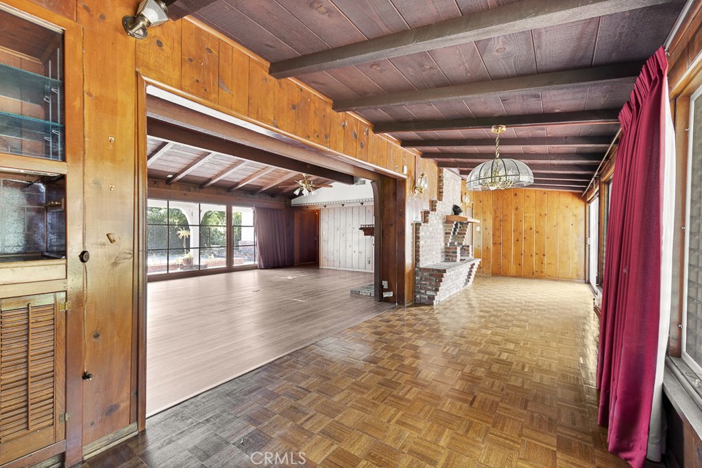 4443 Haskell Avenue