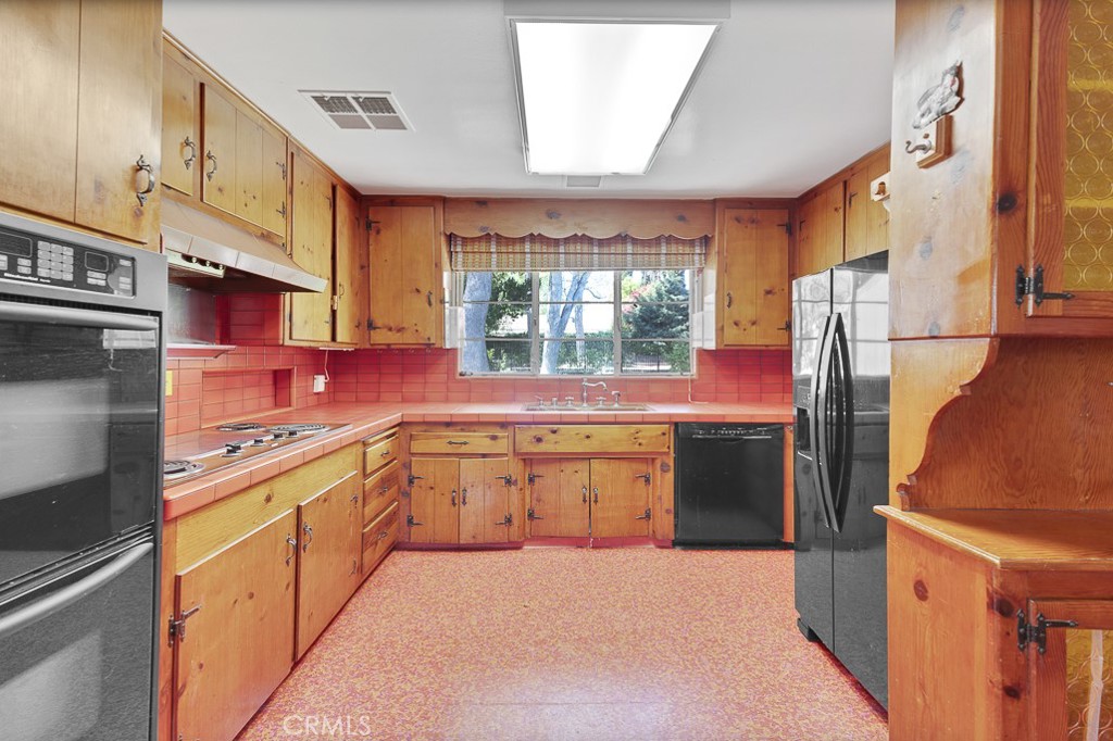 4443 Haskell Avenue