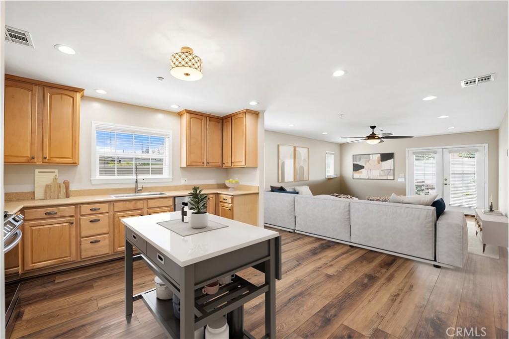 1451 N Catalina Street