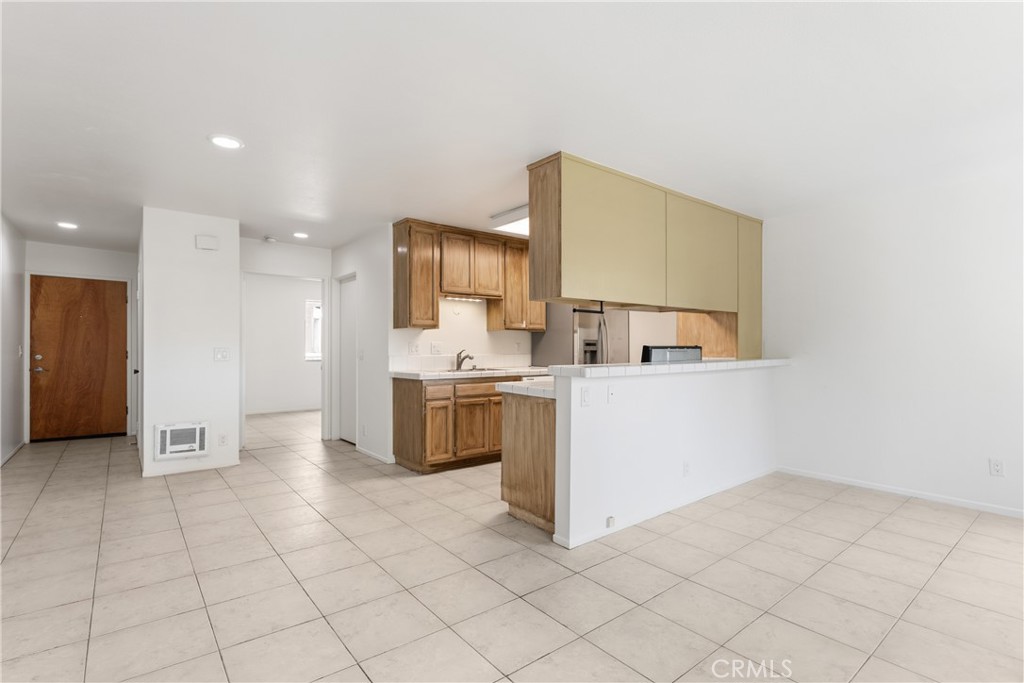 2533 Antonio Drive 202