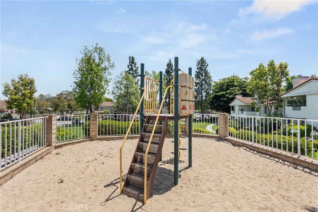 2533 Antonio Drive 202