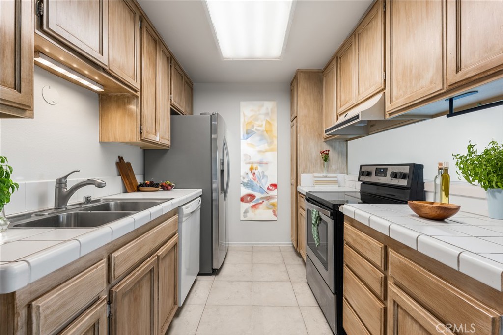 2533 Antonio Drive 202