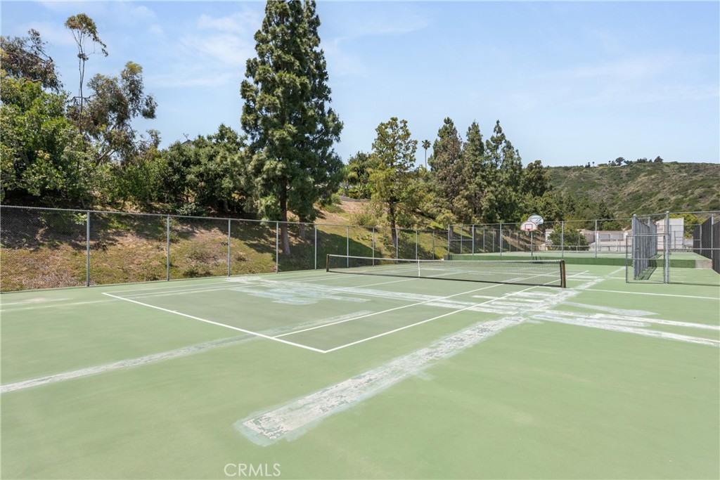 2533 Antonio Drive 202