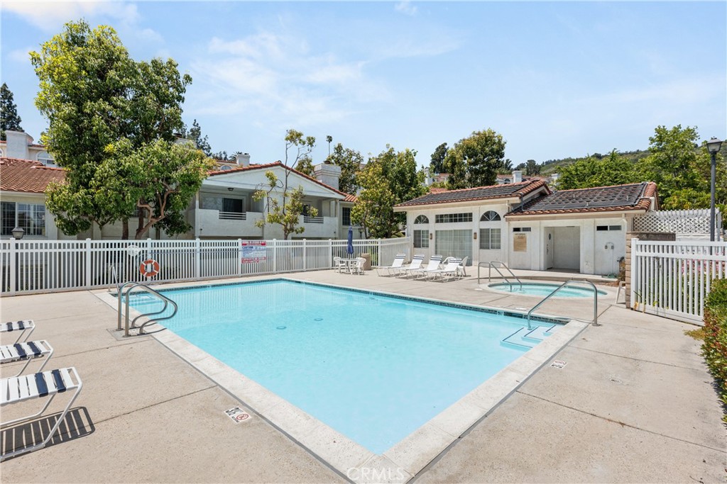 2533 Antonio Drive 202