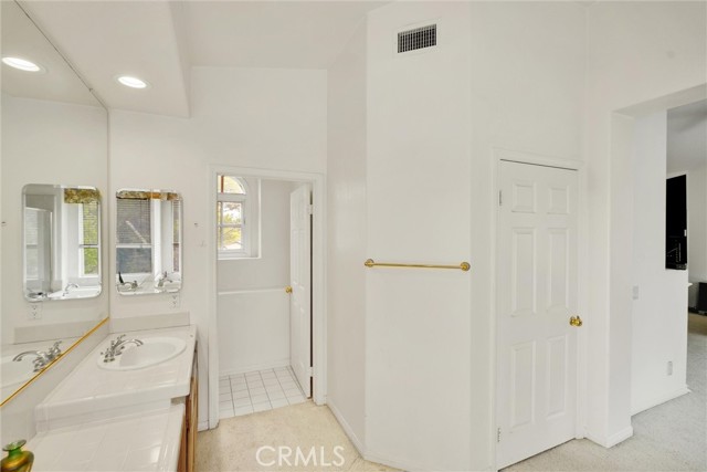18500 Saint Moritz DR