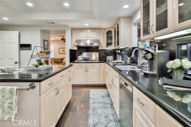 208 Goldenwood CIR