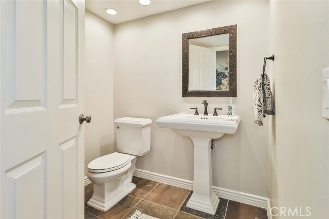 208 Goldenwood CIR