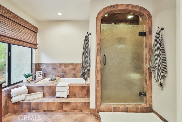208 Goldenwood CIR